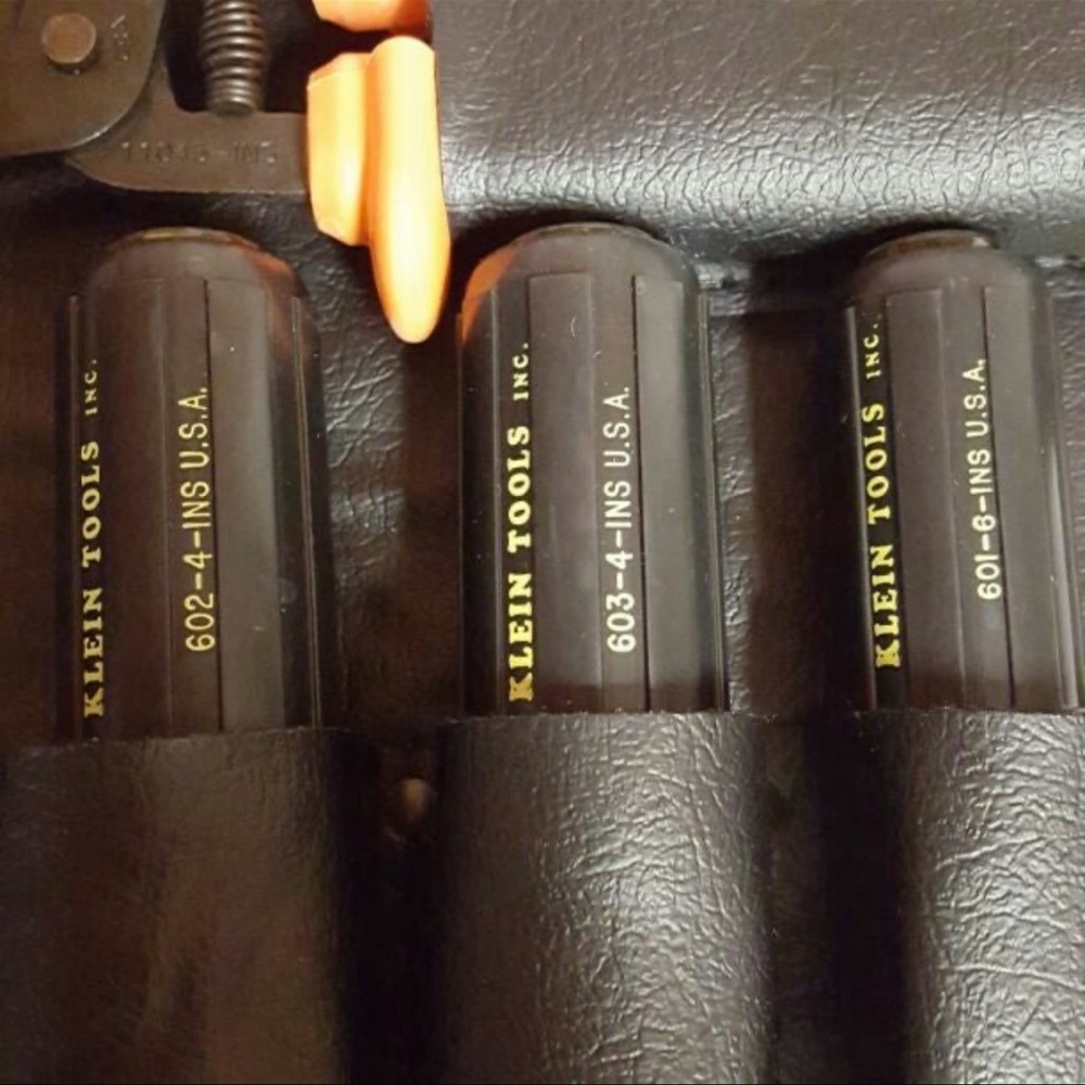 High voltage stools - Picture 3 of 5